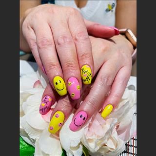 Shop nails ngay trung tâm của Hobart tuyển thợ nails & thợ nối mI